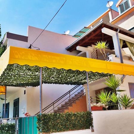 Apartments By The Sea Krilo Jesenice, Omis - 15145 เยเซนิเซ ภายนอก รูปภาพ