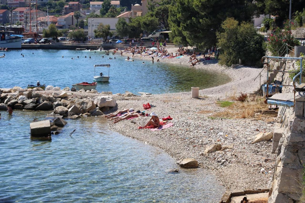 Apartments By The Sea Krilo Jesenice, Omis - 15145 เยเซนิเซ ภายนอก รูปภาพ