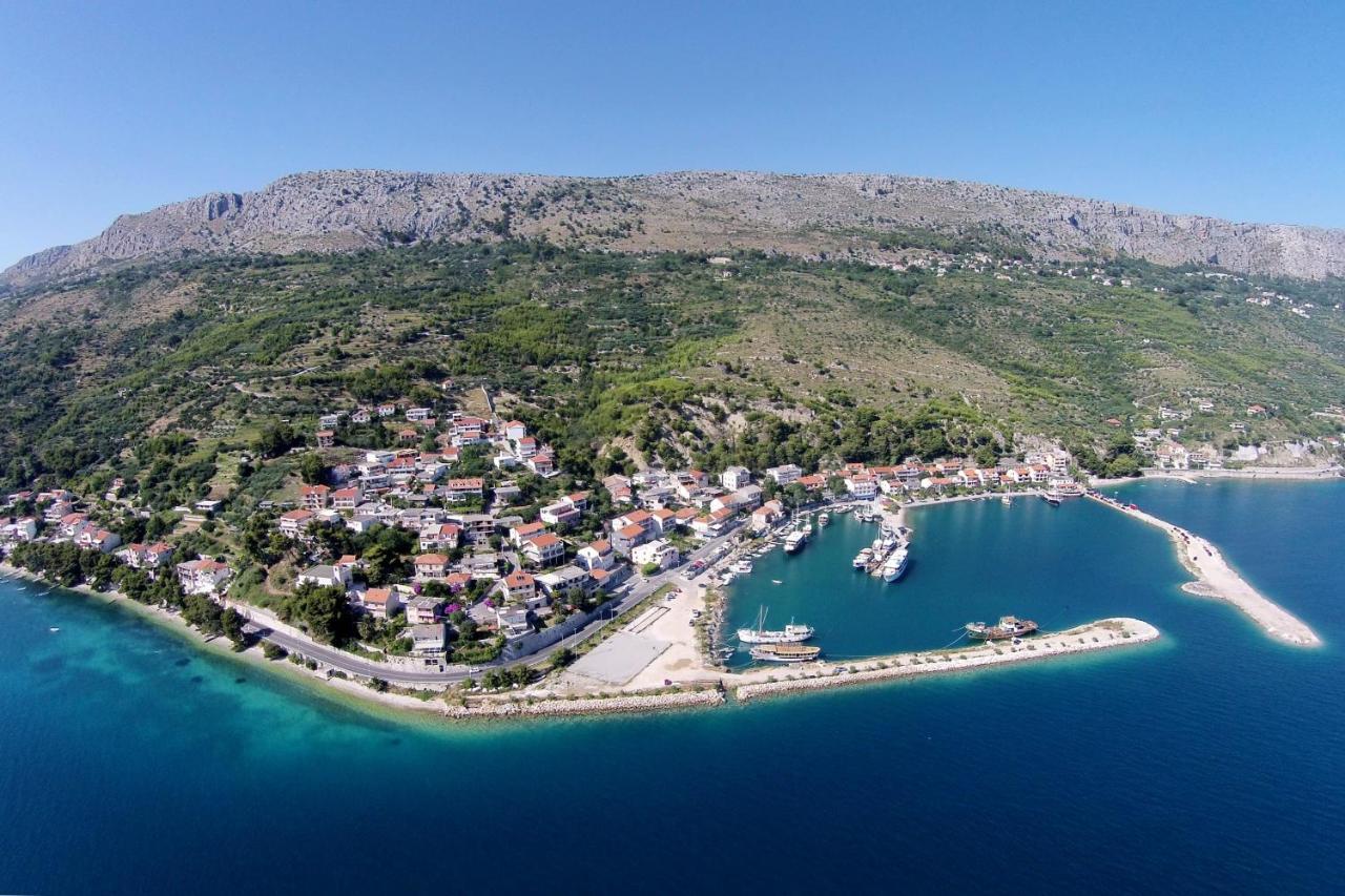 Apartments By The Sea Krilo Jesenice, Omis - 15145 เยเซนิเซ ภายนอก รูปภาพ