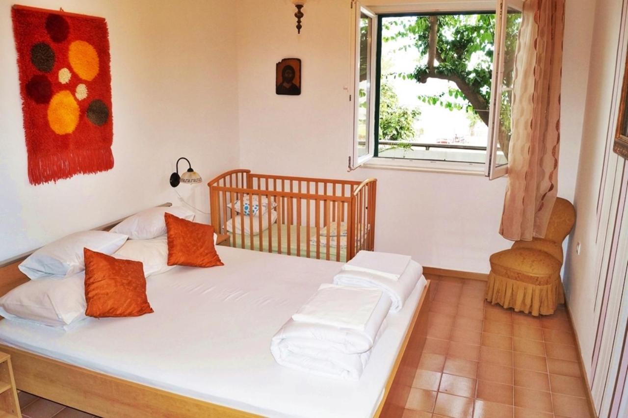Apartments By The Sea Krilo Jesenice, Omis - 15145 เยเซนิเซ ภายนอก รูปภาพ