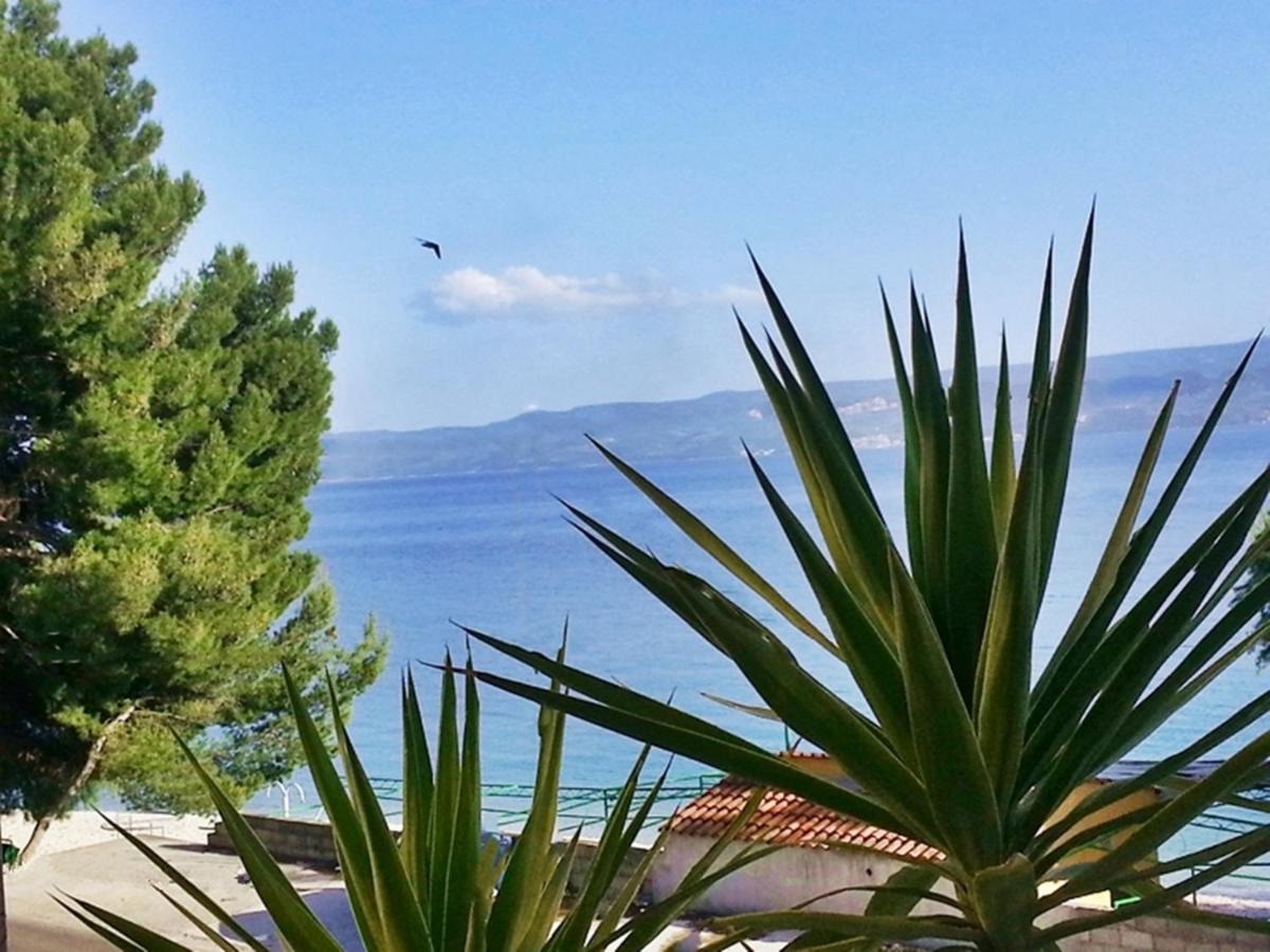 Apartments By The Sea Krilo Jesenice, Omis - 15145 เยเซนิเซ ภายนอก รูปภาพ