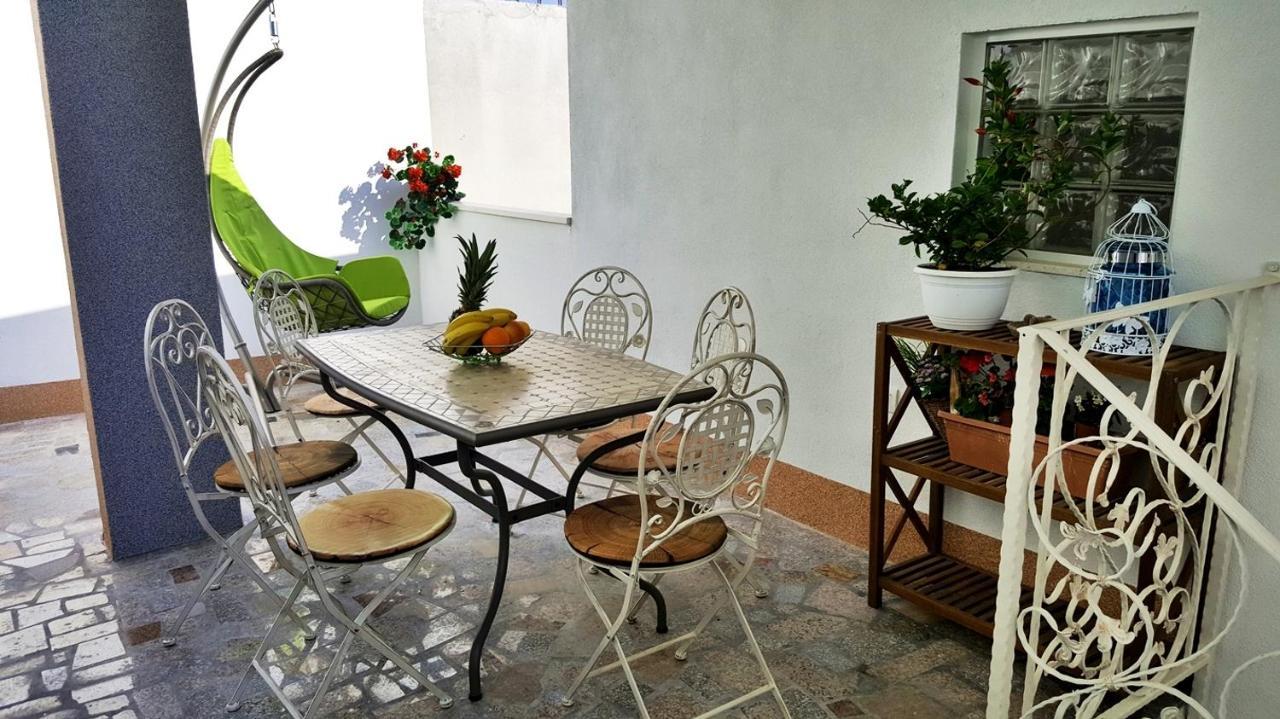 Apartments By The Sea Krilo Jesenice, Omis - 15145 เยเซนิเซ ภายนอก รูปภาพ