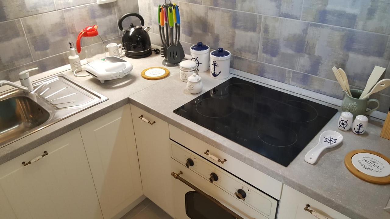 Apartments By The Sea Krilo Jesenice, Omis - 15145 เยเซนิเซ ภายนอก รูปภาพ