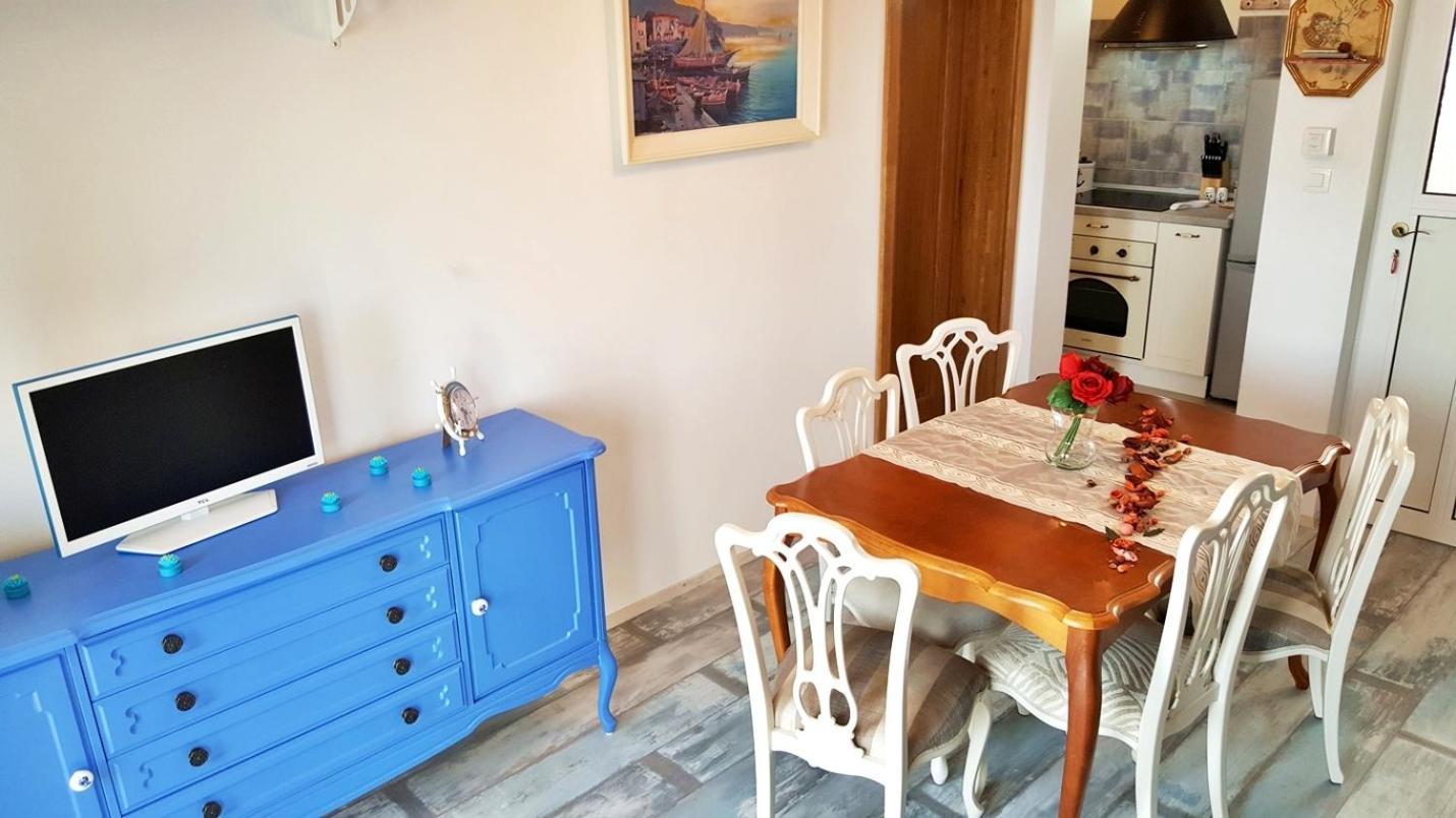 Apartments By The Sea Krilo Jesenice, Omis - 15145 เยเซนิเซ ห้อง รูปภาพ